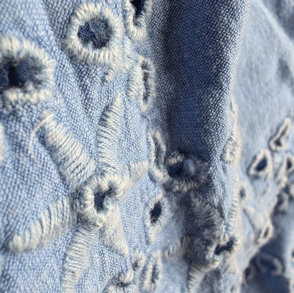 Style Envy Blue Off the Shoulder Flowy Feminine Boho Eyelet Top Women L - Picture 8 of 8